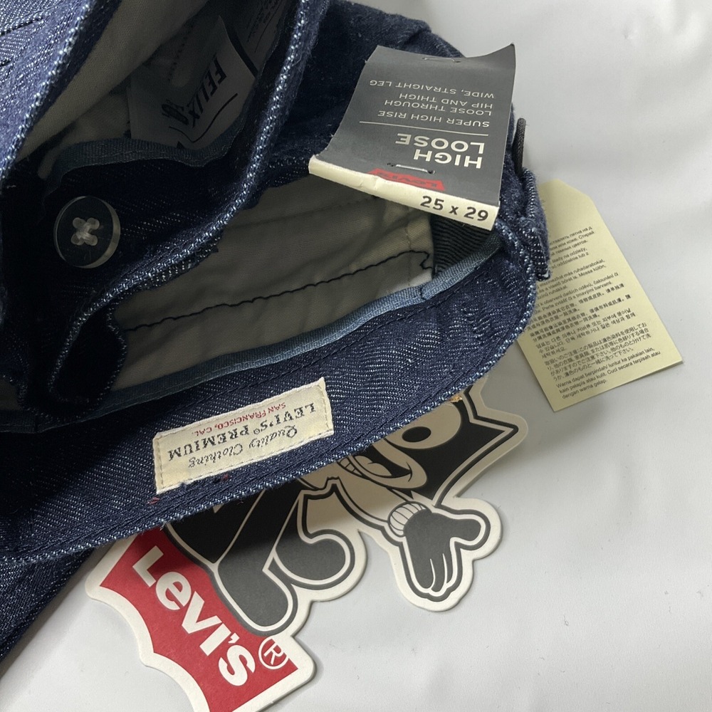 Levis x Felix The Cat Jeans Women 25x29 Pleated High Loose Limited Edition NWT - Picture 2 of 8